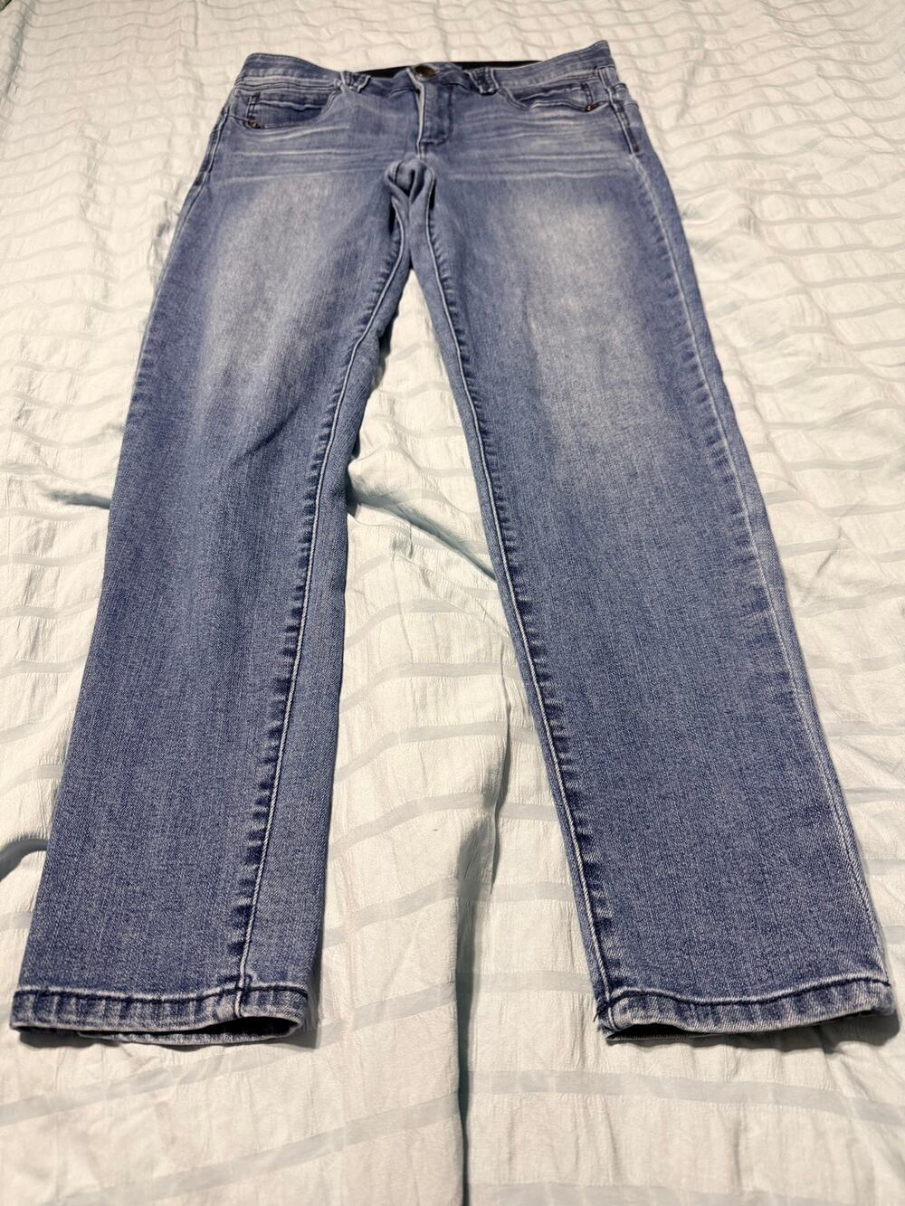 New Democracy "Ab" Technology Med. Wash Stretch Tapered Denim Jeans Size 8